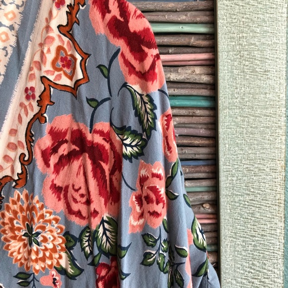 Blue and pink floral kimono - Picture 4 of 8